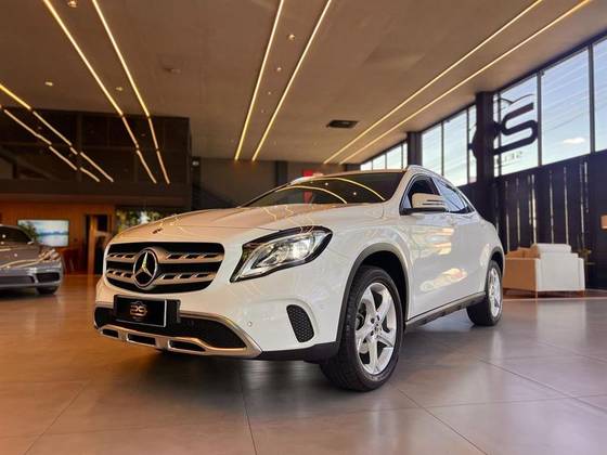 MERCEDES-BENZ GLA 200 1.6 CGI FLEX ADVANCE 7G-DCT